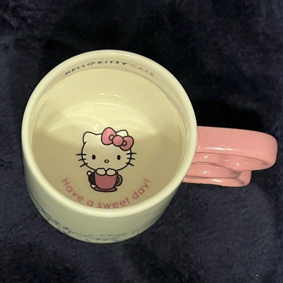 Hello Kitty Cafe exclusive mug - Picture 3 of 4